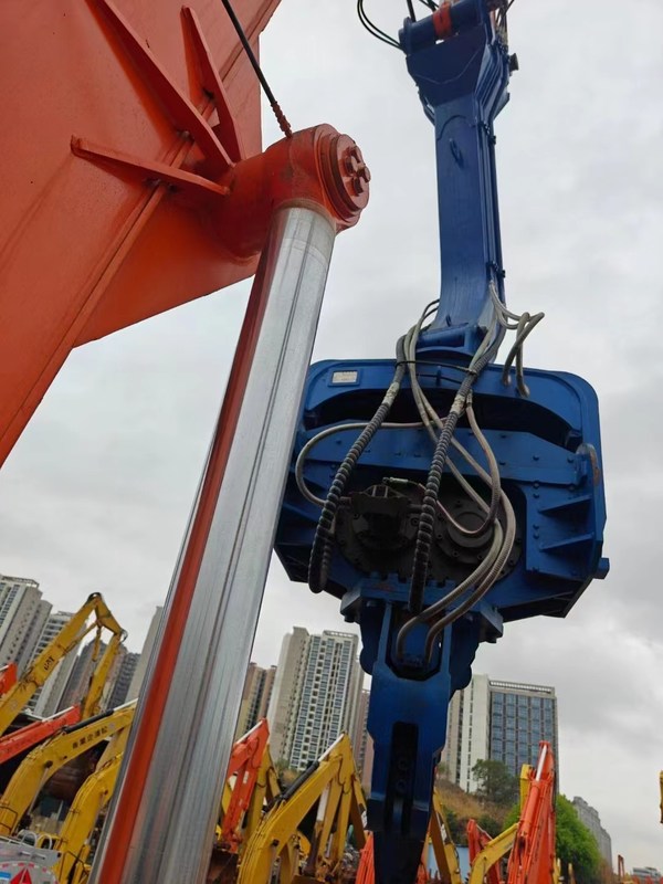 Une excavatrice haute performance Hitachi 470 LC-3: votre prochain partenaire lourd!