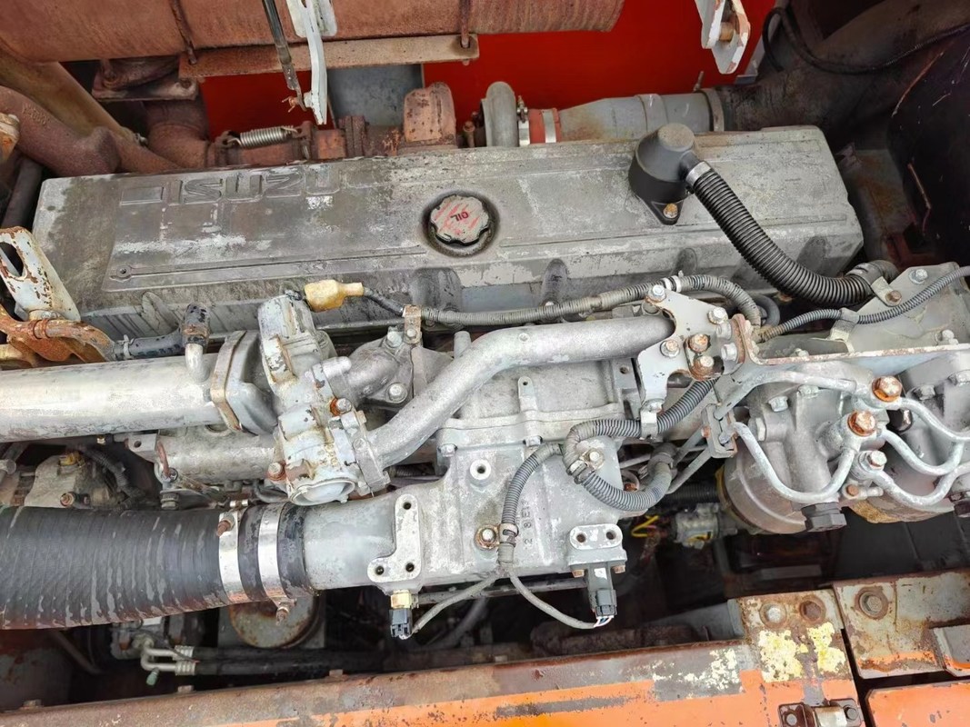 Une excavatrice haute performance Hitachi 470 LC-3: votre prochain partenaire lourd!