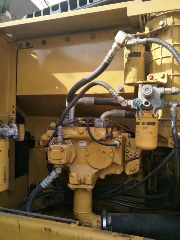 Excavateur Cat320 en excellent état, à vendre, prêt à fonctionner.