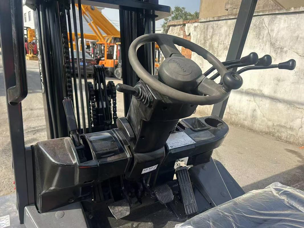 Chariot élévateur Toyota d'occasion, chariot élévateur Toyota à carburant, chariot élévateur Toyota à gaz d'occasion, du Japon