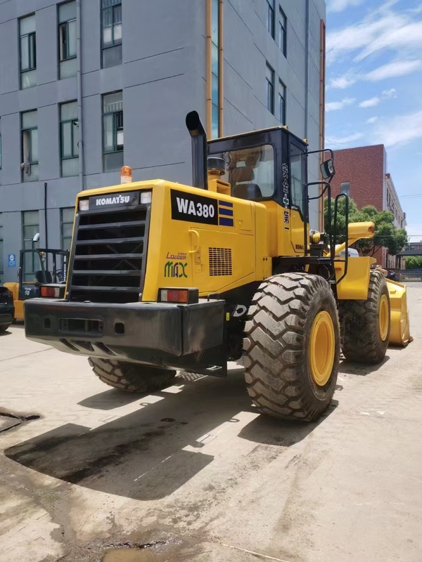 Comatsu 380wa en bon état pour un bon prix.