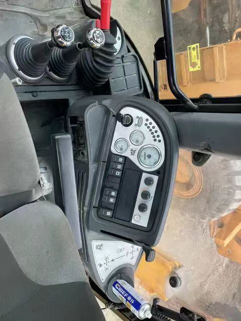 Chargeuse à remonter utilisée JCB 3CX, chargeuse avant 2.5T, chargeuse à remonter diesel à vendre