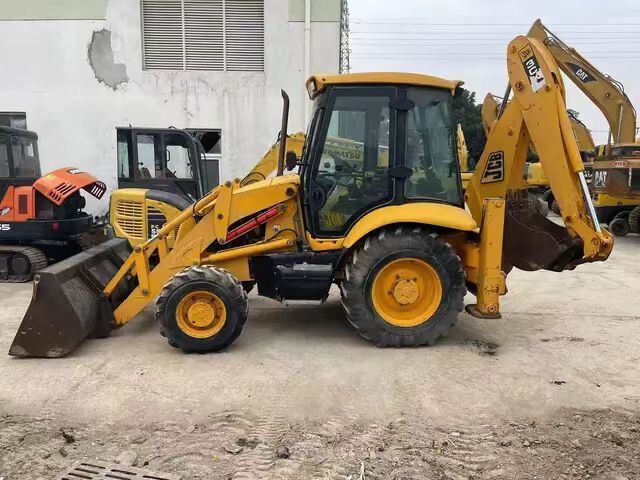 Chargeuse à remonter utilisée JCB 3CX, chargeuse avant 2.5T, chargeuse à remonter diesel à vendre