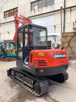Ferme d'usine hydraulique de seconde main Doosan DX55 Excavator 5,55 Tonnes