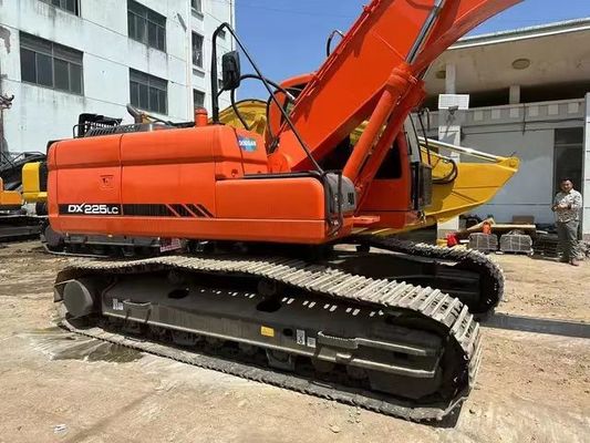 L'excavateur Doosan DX225 d'occasion a une excellente performance comme une nouvelle machine