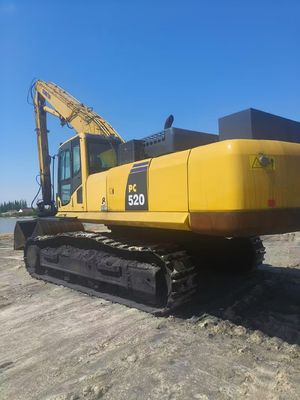 Un Komatsu 520 bien entretenu est disponible pour tous ceux qui veulent une excavatrice sérieuse.